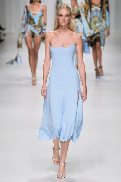 Look 30